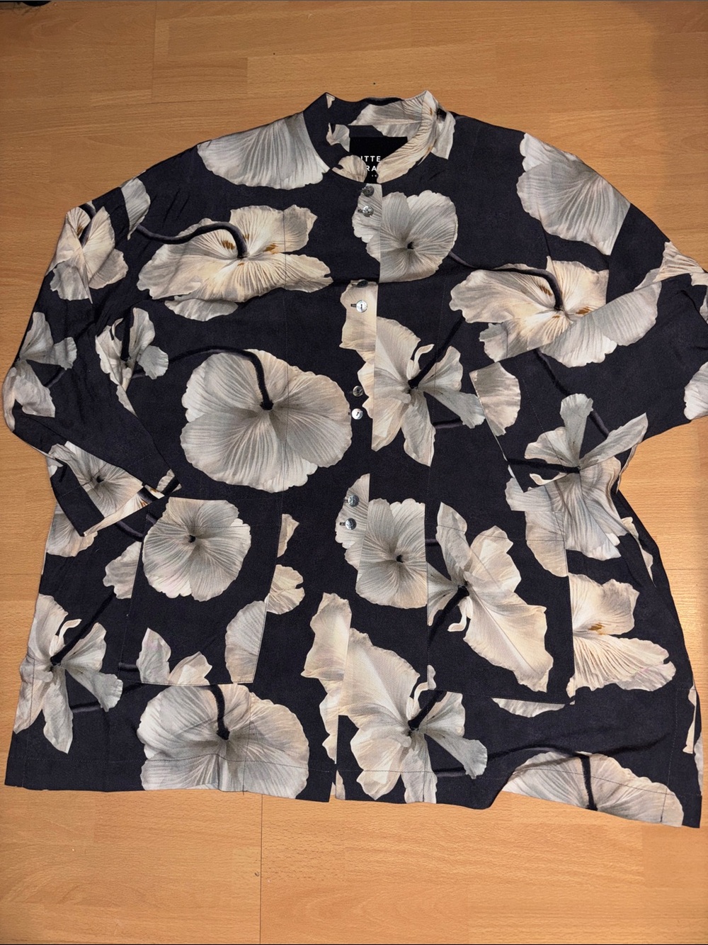 Bitte Kai Rand women’s blouse Black Floral Button-Up Shirt - Cream Flower Print